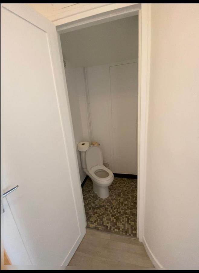 פריז Appartement Situe Dans Le 9Eme Arrondissement, A Deux Pas Du Sacre-Coeur מראה חיצוני תמונה