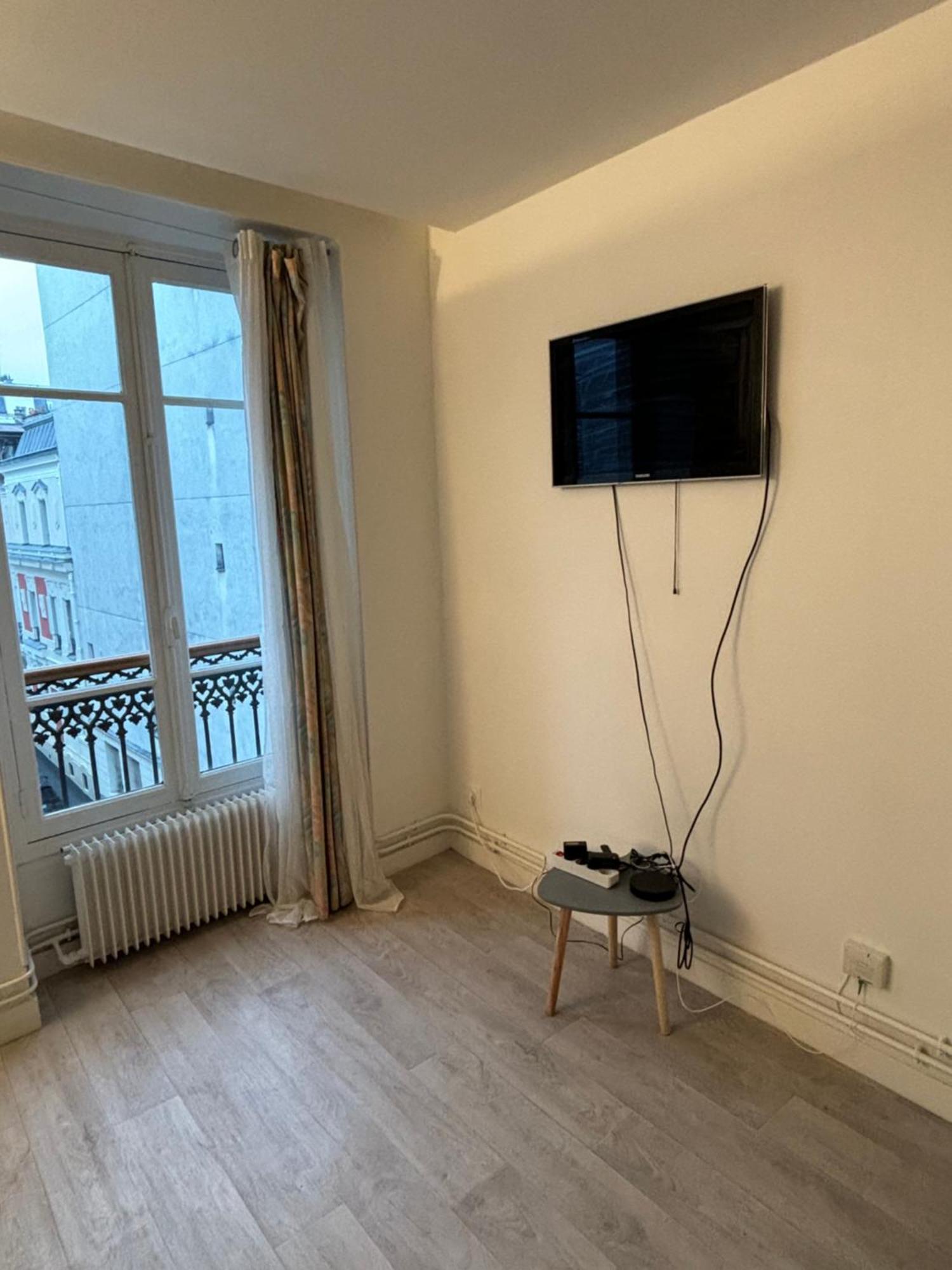 פריז Appartement Situe Dans Le 9Eme Arrondissement, A Deux Pas Du Sacre-Coeur מראה חיצוני תמונה